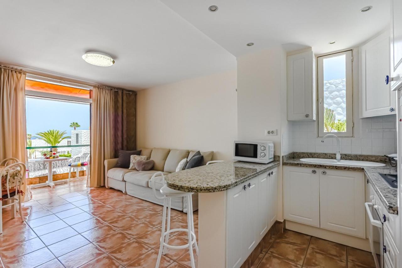 Apartment Apart America - 150 Meters From The Beach, Free Wi-Fi Арона Екстериор снимка
