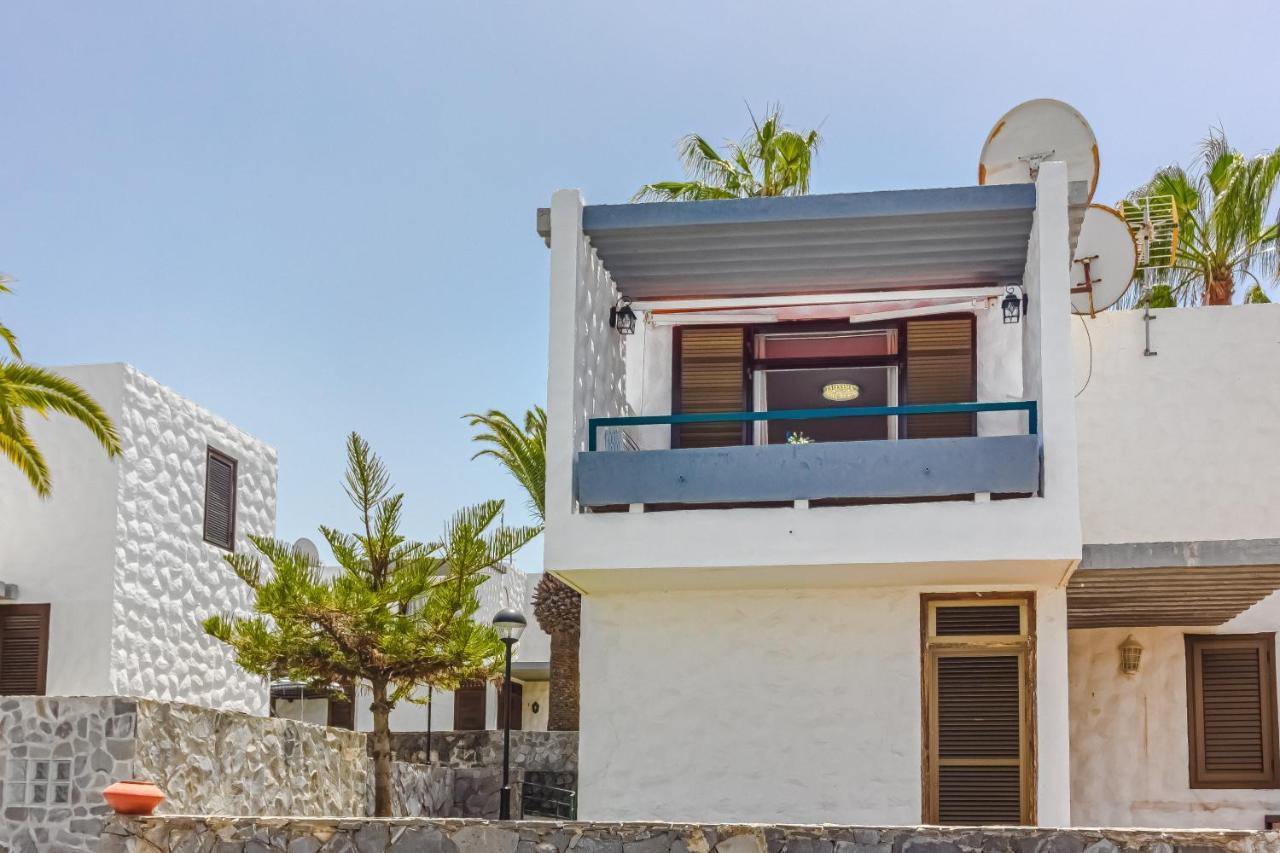 Apartment Apart America - 150 Meters From The Beach, Free Wi-Fi Арона Екстериор снимка