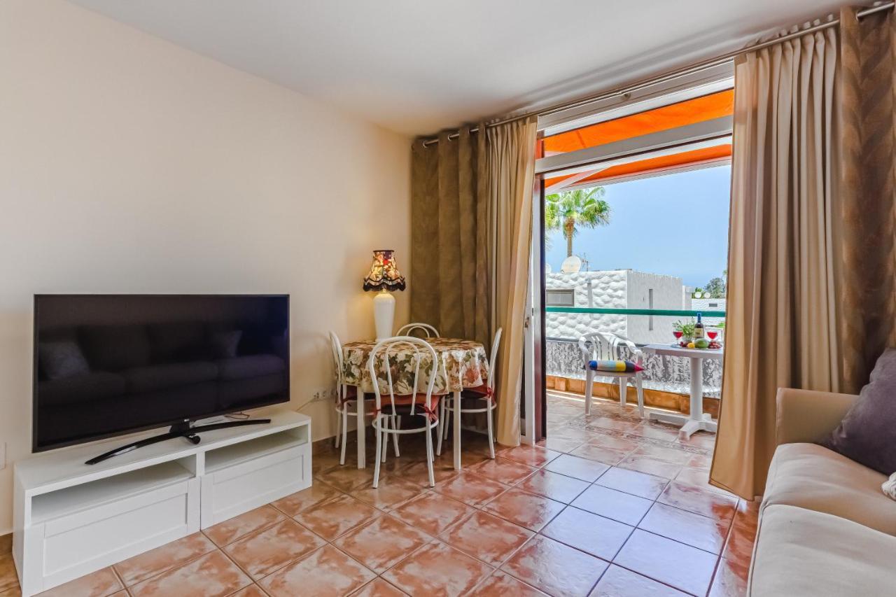 Apartment Apart America - 150 Meters From The Beach, Free Wi-Fi Арона Екстериор снимка