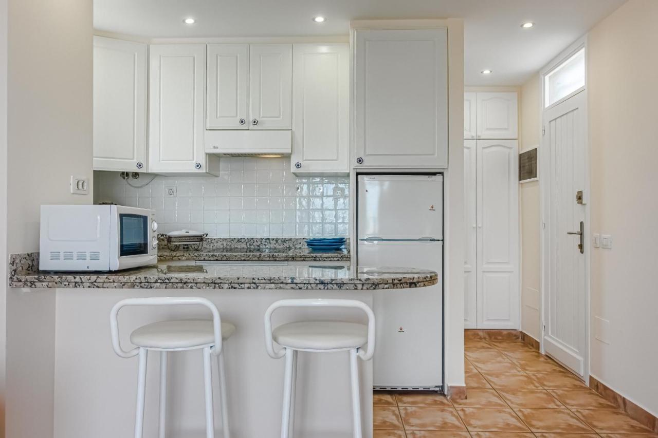 Apartment Apart America - 150 Meters From The Beach, Free Wi-Fi Арона Екстериор снимка